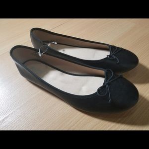 Ballet flats with bow